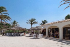 Das Strandrestaurant mit leckeren Speisen und Bar